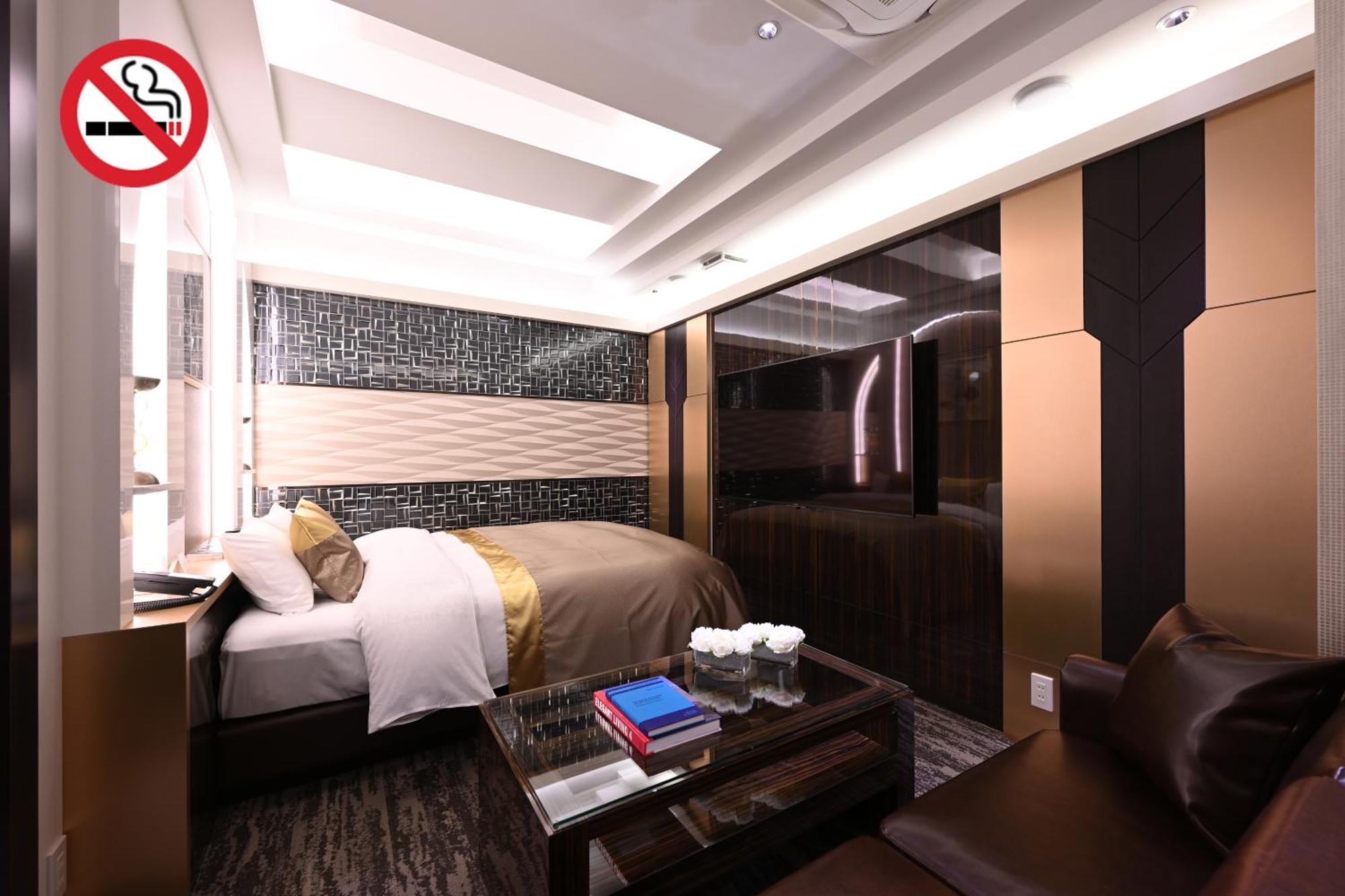 Varkin Annex Tokio