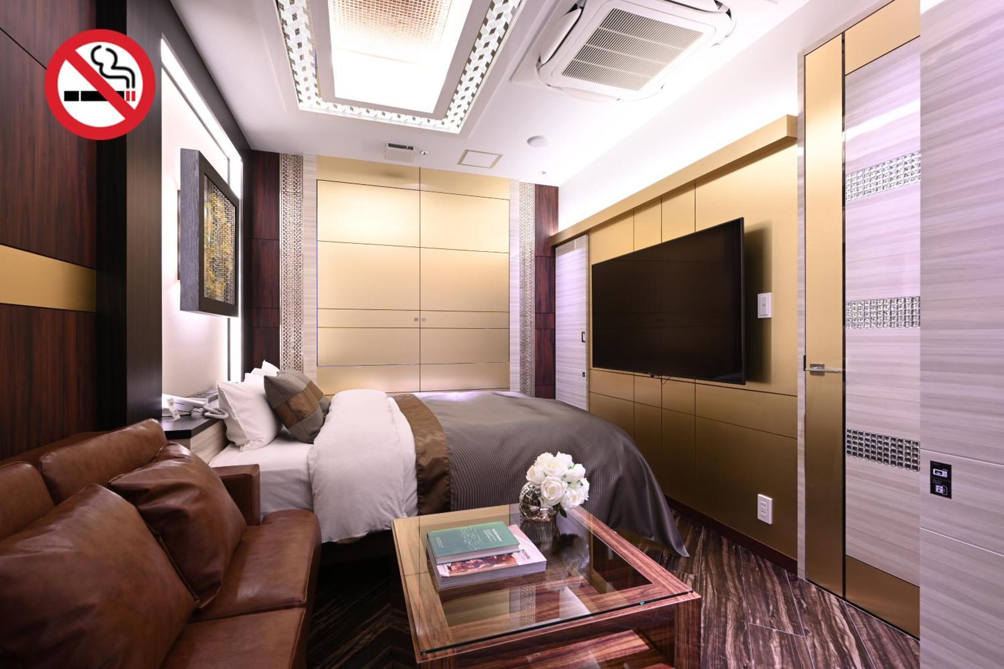 Varkin Annex Tokio